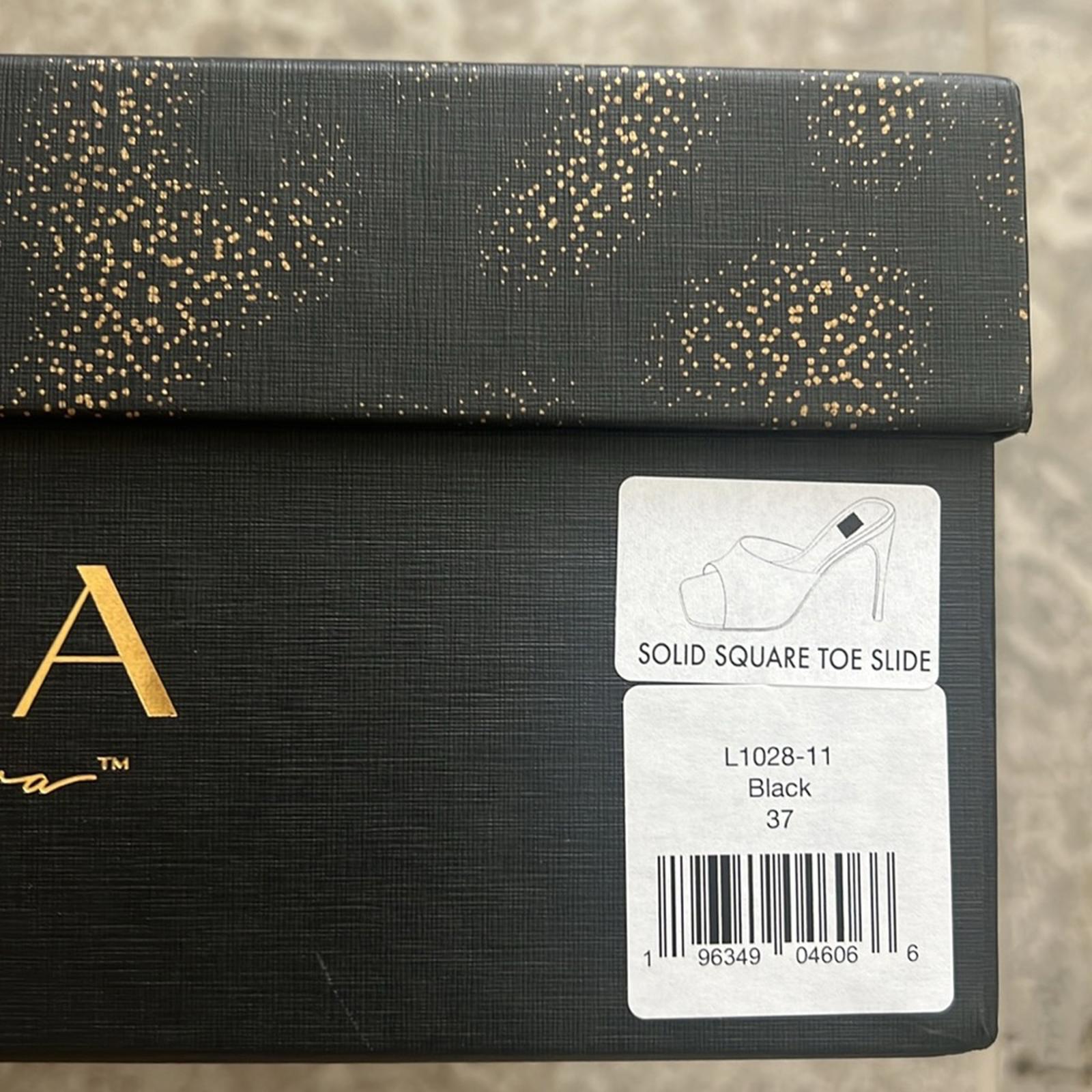 LITA by Ciara Black Solid Square Toe Slide Sandals, L1028-11 Size 37 New in Box