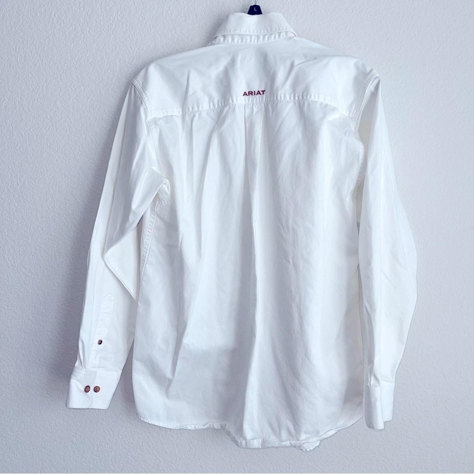 Ariat Solid Twill Classic Fit Shirt in White, Size S
